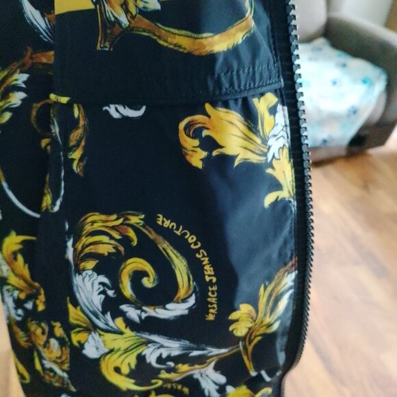 Versace jeans couture outline barocco windbreaker size 44 black and gold - Picture 4 of 6